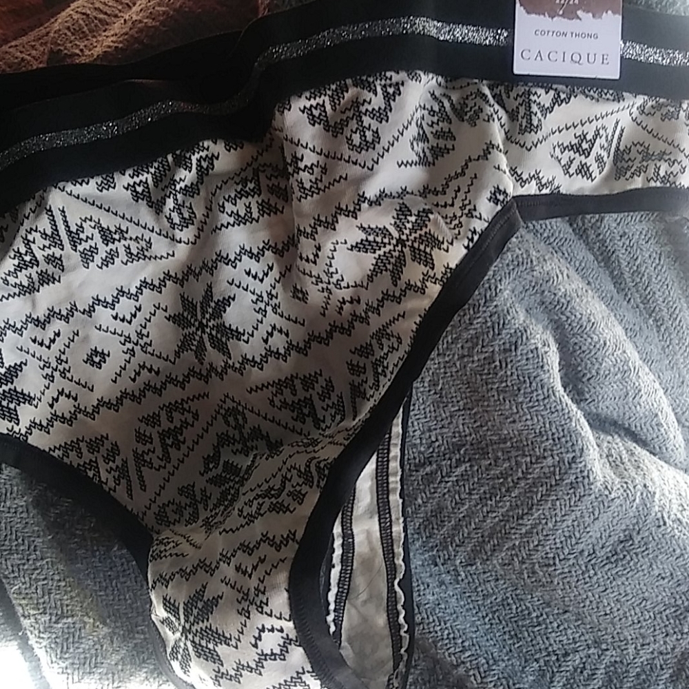 Size 22 lane Bryant x-mas thong